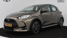 Groen metallic Gebruikt 2024 Toyota Yaris Business Edition Hatchback | € 23.945 (Eerlijke prijs)