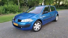 Blauw Gebruikt 2004 Renault Mégane II Basis Hatchback | € 1.749 (Eerlijke prijs)