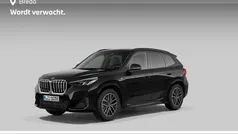 Zwart Gebruikt 2024 BMW X1 Sport Line SUV | € 54.880 (Eerlijke prijs)