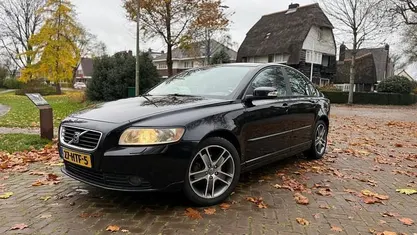 Zwart (metallic) Gebruikt 2009 Volvo S40 Sedan | € 3.695 (Eerlijke prijs)