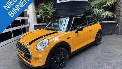 Occasion Mini Cooper Business 136 PK (100 kW) 2018 Oranje Hatchback