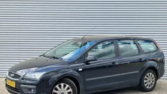 Zwart Gebruikt 2005 Ford Focus Stationwagen | € 848 (Eerlijke prijs)