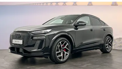 Hatchback Occasion 2025 Audi Q6 Sportback e-tron S-Line SUV | € 73.900 (Eerlijke prijs)
