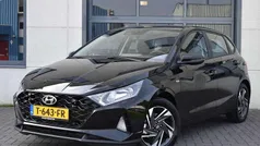 Zwart metallic Gebruikt 2023 Hyundai i20 Comfort Hatchback | € 19.230 (Eerlijke prijs)