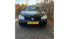 Zwart (metallic) Gebruikt 2005 VW Golf IV Trendline Hatchback | € 2.500 (Eerlijke prijs)
