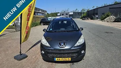 Grijs Gebruikt 2011 Peugeot 207 Stationwagen | € 2.850 (Eerlijke prijs)