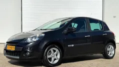 Zwart Gebruikt 2011 Renault Clio II Collection Hatchback | € 3.399 (Eerlijke prijs)