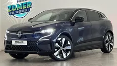 Bleu nocturne/noir etoile (yww) Nieuw 2025 Renault Mégane Komfort Hatchback | € 39.445 (Eerlijke prijs)