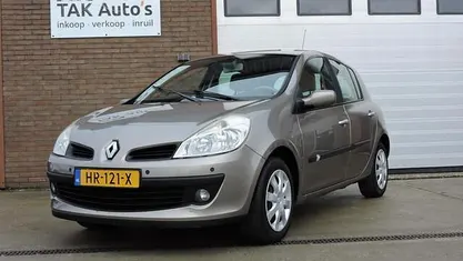 Occasion Renault Clio II Dynamique 111 PK (81 kW) 2008 Bruin Hatchback