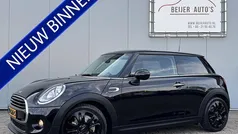 Zwart Gebruikt 2018 Mini Cooper Business Hatchback | € 13.695 (Goede deal)