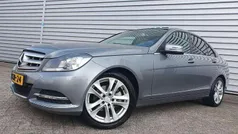 Grijs, metallic lak Gebruikt 2013 Mercedes C180 Avantgarde Sedan | € 12.385 (Goede deal)