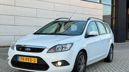 Wit Gebruikt 2011 Ford Focus Stationwagen | € 2.377 (Goede deal)