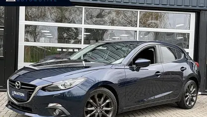 Blauw Gebruikt 2016 Mazda 3 Nakama Hatchback | € 14.750 (Eerlijke prijs)