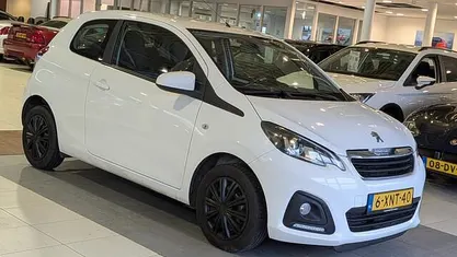 Wit Occasion 2014 Peugeot 108 Active Hatchback | € 4.444 (Eerlijke prijs)