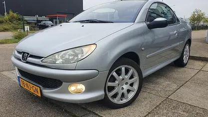 Gebruikt 2003 Peugeot 206 CC Cabriolet | € 1.750 (Eerlijke prijs)