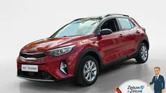 Rood Gebruikt 2021 Kia Stonic Play SUV | € 16.740 (Eerlijke prijs)