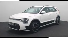 Wit Gebruikt 2023 Kia e-Niro 3 SUV | € 28.940 (Eerlijke prijs)