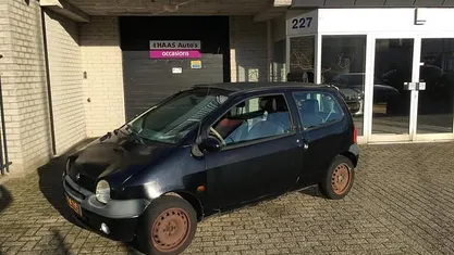 Occasion 2001 Renault Twingo Expression Hatchback | € 649 (Goede deal)