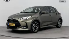 Groen Gebruikt 2023 Toyota Yaris Hybrid Hatchback | € 23.450 (Eerlijke prijs)