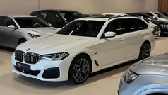 Wit Gebruikt 2022 BMW 530e M Sport Stationwagen | € 37.750 (Eerlijke prijs)