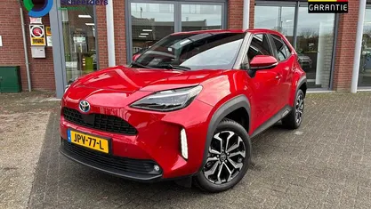 Rood Gebruikt 2022 Toyota Yaris Cross SUV | € 26.350 (Eerlijke prijs)