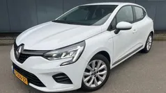 Wit Gebruikt 2020 Renault Clio V Hatchback | € 11.450 (Eerlijke prijs)