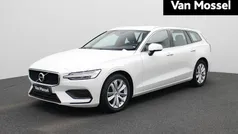 Wit Gebruikt 2020 Volvo V60 Momentum Stationwagen | € 26.900 (Goede deal)