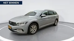 Grijs Gebruikt 2023 VW Passat Business Stationwagen | € 31.880 (Goede deal)