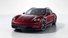 Kersenrood metallic Gebruikt 2023 Porsche Taycan 4S Cross Turismo Sedan | € 92.900 (Eerlijke prijs)