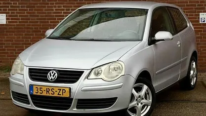 Grijs Occasion 2005 VW Polo Hatchback | € 2.750 (Eerlijke prijs)