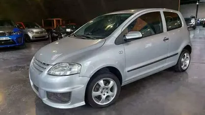 Zilver Gebruikt 2007 VW Polo Sedan | € 2.990 (Eerlijke prijs)