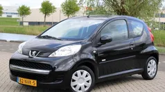 Zwart Gebruikt 2010 Peugeot 107 Hatchback | € 3.750 (Eerlijke prijs)