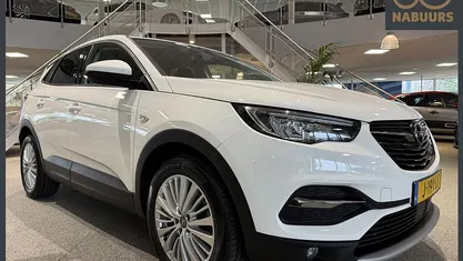 Wit Occasion 2020 Opel Grandland X Innovation SUV | € 17.250 (Eerlijke prijs)