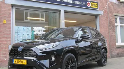 Zwart Gebruikt 2021 Toyota RAV4 Edition SUV | € 32.950 (Eerlijke prijs)