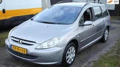 Grijs (metallic) Gebruikt 2005 Peugeot 307 Premium Stationwagen | € 500 (Goede deal)
