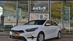 Wit Gebruikt 2023 Kia Ceed Hatchback | € 16.845 (Eerlijke prijs)