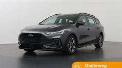 Grijs Gebruikt 2023 Ford Focus ST-Line Stationwagen | € 24.830 (Eerlijke prijs)