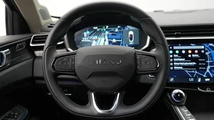 Zwart Gebruikt 2023 Lynk & Co 01 SUV | € 27.425 (Eerlijke prijs)