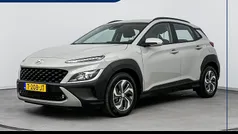 Cyber gray metallic (c5g) Gebruikt 2023 Hyundai Kona Comfort SUV | € 26.400 (Eerlijke prijs)