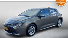 Bruin Gebruikt 2021 Toyota Corolla Business Edition Hatchback | € 21.950 (Eerlijke prijs)