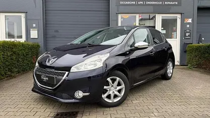 Gebruikt 2014 Peugeot 208 Style Hatchback | € 7.198 (Eerlijke prijs)