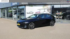 Jet black (donker zwart) Gebruikt 2019 Mazda 3 Comfort Hatchback | € 21.450 (Eerlijke prijs)