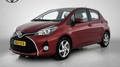 Rood Gebruikt 2015 Toyota Yaris Hybrid Hatchback | € 13.900 (Eerlijke prijs)
