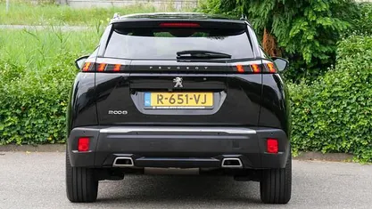 Zwart Gebruikt 2021 Peugeot 2008 Allure SUV | € 18.500 (Eerlijke prijs)
