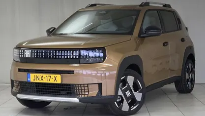 Occasion 2025 Fiat Grande Panda La Prima Hatchback | € 25.900 (Goede deal)