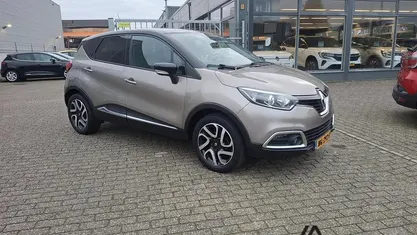 Grijs Occasion 2016 Renault Captur Dynamique SUV | € 9.750 (Eerlijke prijs)