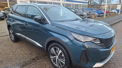 Blauw Gebruikt 2023 Peugeot 5008 Allure SUV | € 24.645 (Goede deal)