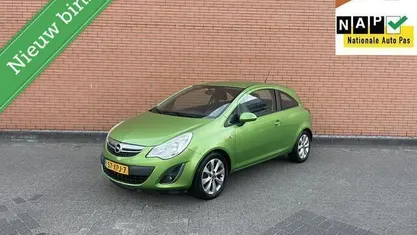 Groen Occasion 2012 Opel Corsa Cosmo Hatchback | € 3.595 (Goede deal)