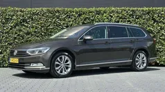 Bruin Gebruikt 2016 VW Passat Highline Stationwagen | € 15.950 (Goede deal)