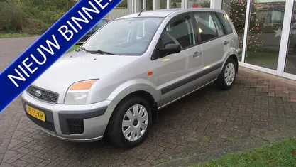 Occasion Ford Fusion 82 PK (60 kW) 2006 Zilver (metallic) MPV